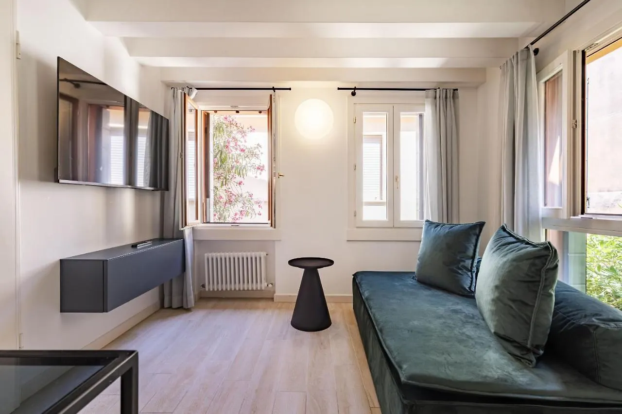Apartment Ca' San Carlo Residence By Wonderful Italy Venice